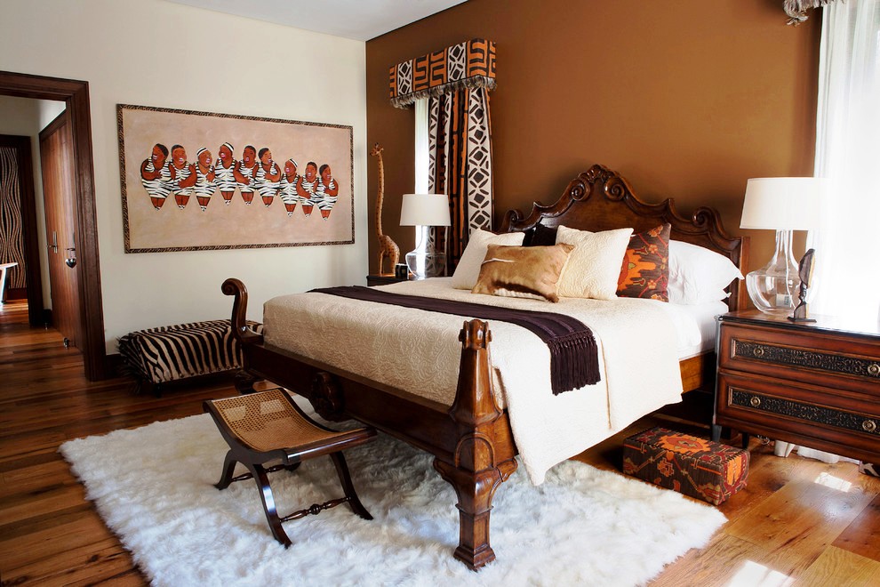 Роскошная деревянная кровать в африканском стиле заставит хозяина почувствовать себя в саванне