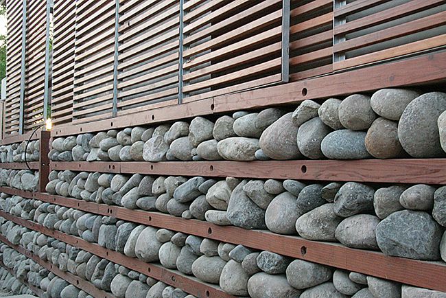 Камни можно использовать как теплоизоляционный материал для сохранения тепла в доме