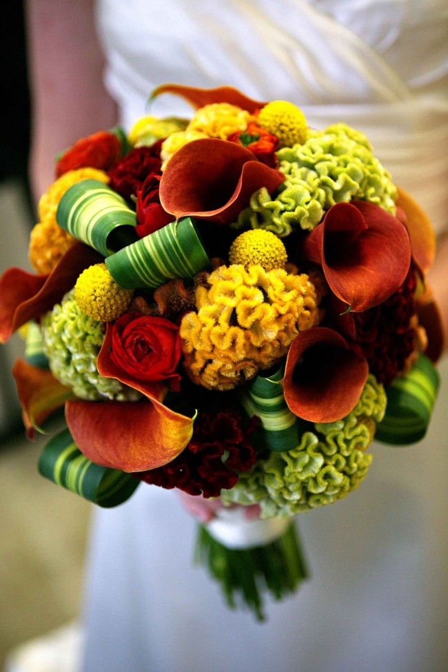 Этот необычный цветок отлично смотрится в цветочных композициях, в том числе в свадебных букетах 