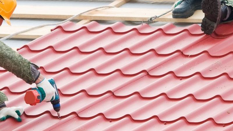 Ремонт кровли из металлочерепицы своими руками Ремонт кровли из металлочерепицы своими руками