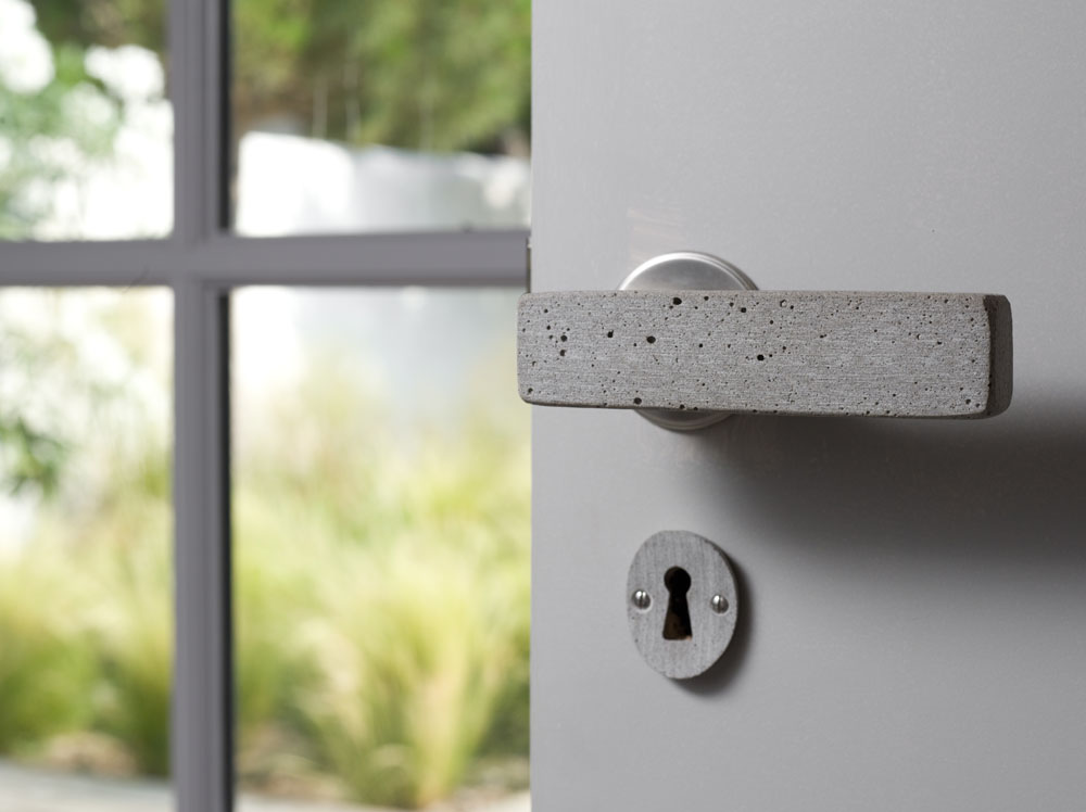 Дверные ручки для входных дверей (60 фото): виды изделий и правила ...