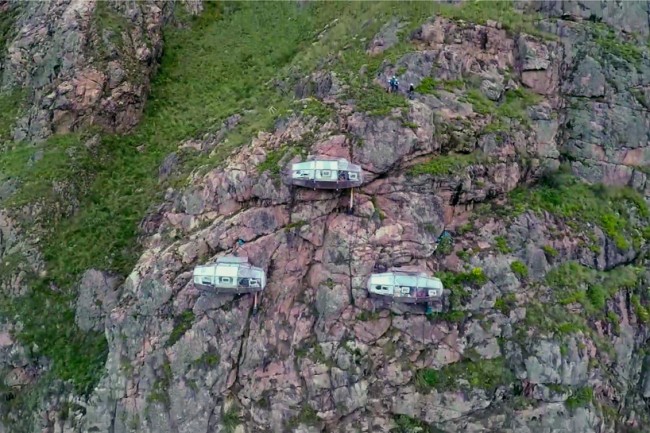 skylodge-adventure-suites-natura-vive-glass-pods-peru-designboom-02