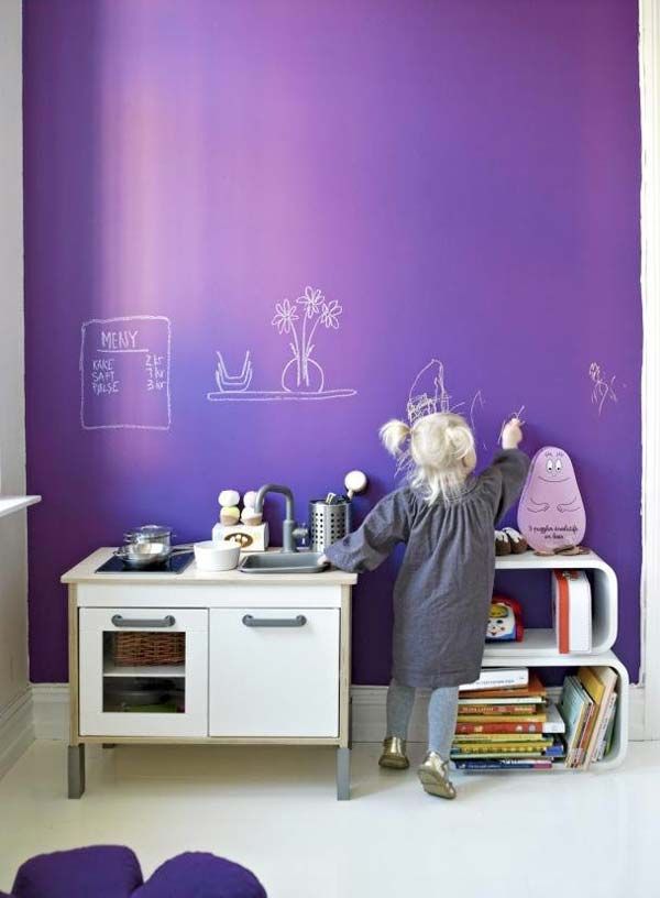 Фиолетовый цвет гармонично впишется в комнату девочки