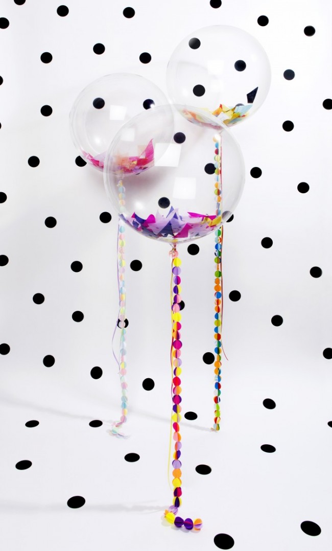 Еще одна красочная идея - сюрпризы или конфетти внутри воздушных шаров