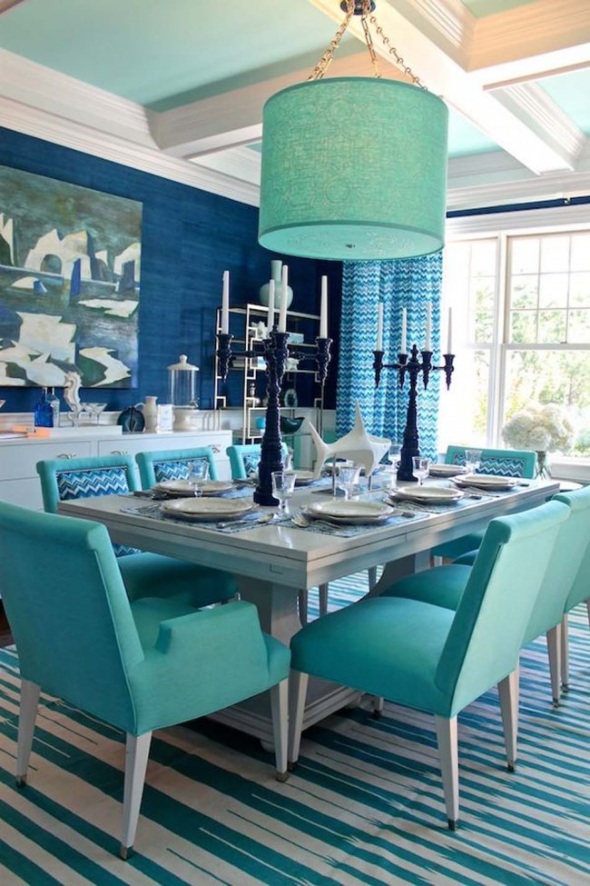 Керамические канделябры синего цвета отлично дополнят сервировку стола в морской тематике