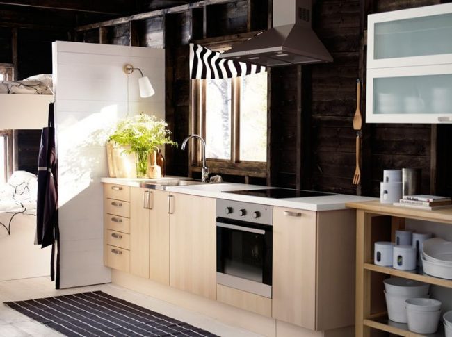 Уютная небольшая кухня в прованском стиле от IKEA Кухня икеа в интерьере: реальные фото - уютная небольшая кухня в прованском стиле от IKEA