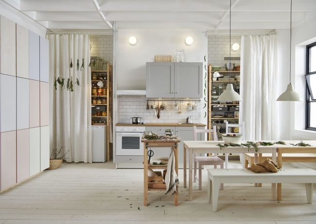 Просторная светлая кухня от IKEA Просторная светлая кухня от IKEA