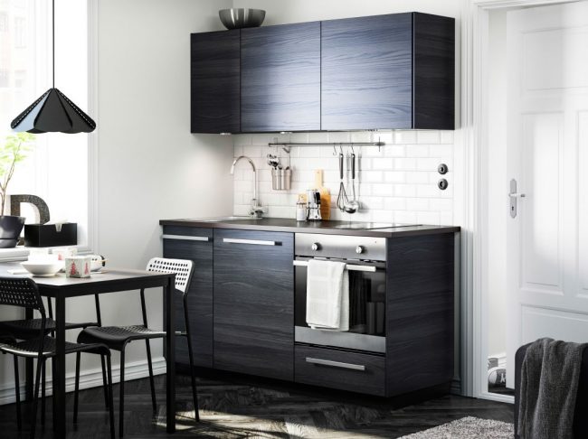 Кухня "Metod" от Ikea с отделкой фасадов под натуральное дерево Кухня "Metod" от Ikea с отделкой фасадов под натуральное дерево
