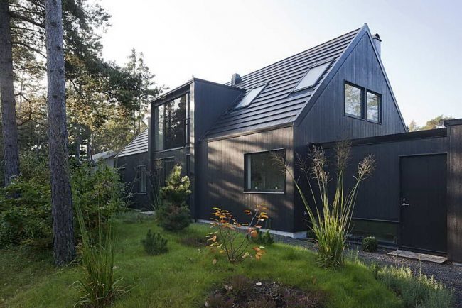Стильный скандинавский дизайн в оформлении дома с мезонином