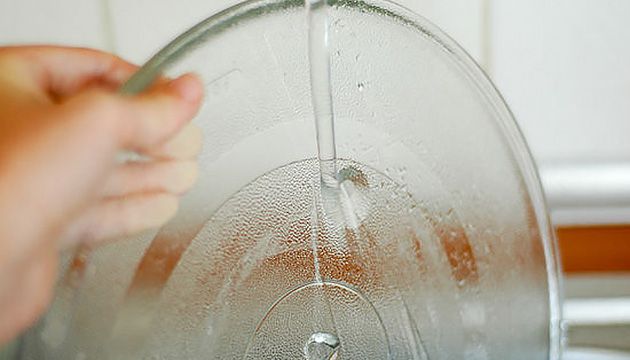 Не забывайте мыть крутящийся диск после каждого использования