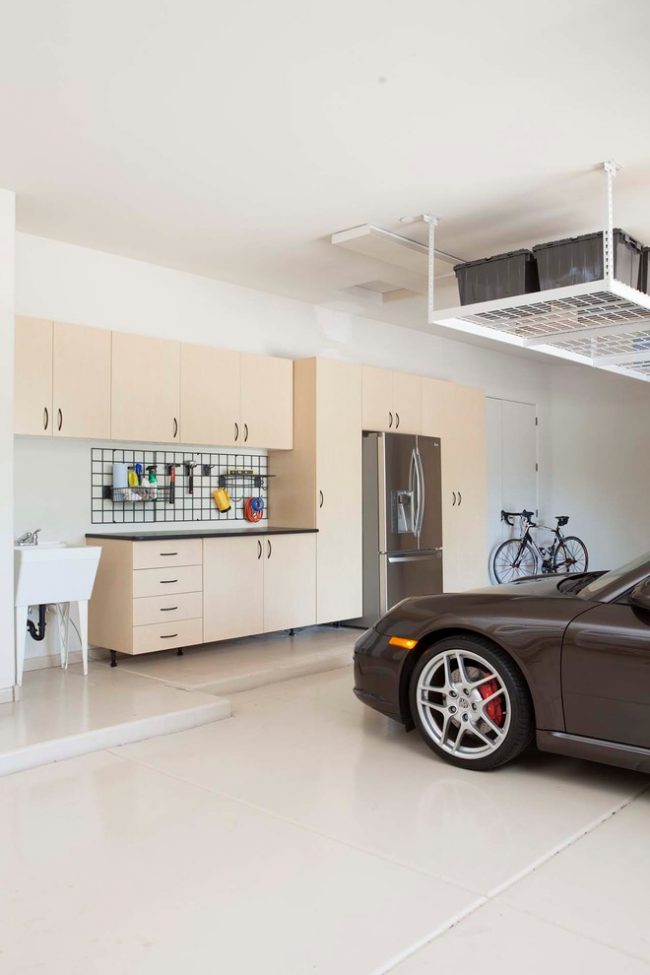 Проект дома с двумя гаражами: выбираем лучшее готовое решение для строительства