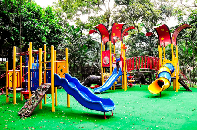 Детская площадка в Индии в г. Бангалор