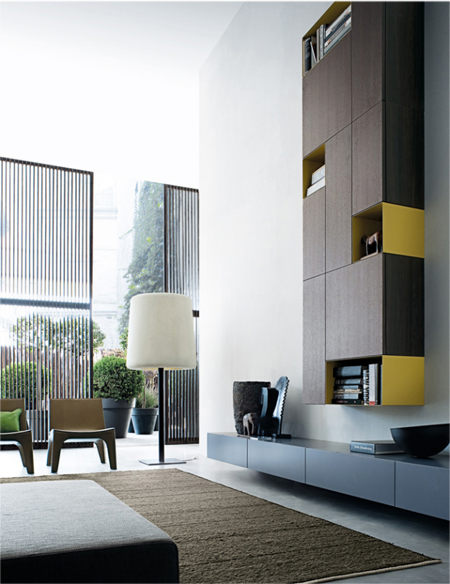 Корпусная мебель, которую можно крепить к стене как горизонтально, так и вертикально