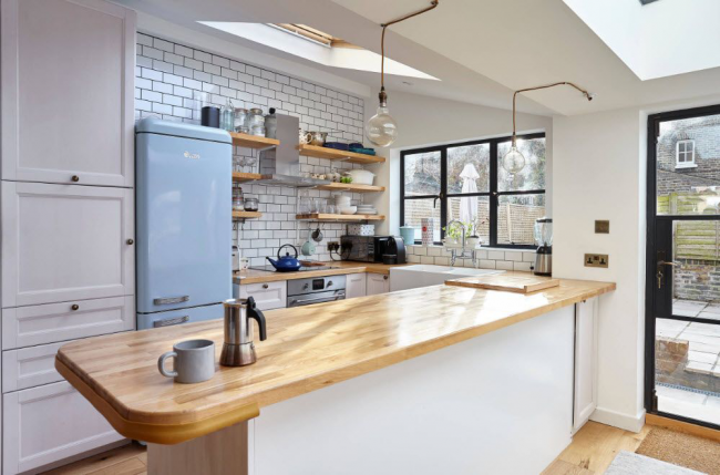 В ограниченных условиях: дизайнерские лайфхаки, идеи и советы для продуманного интерьера кухни 10 кв. м