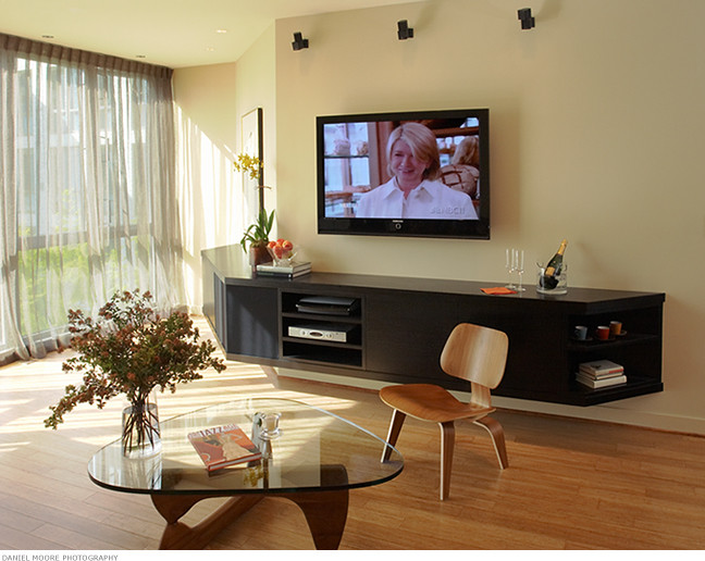 Подвесная полка под телевизор: обзор функциональных и комфортных вариантов для дома