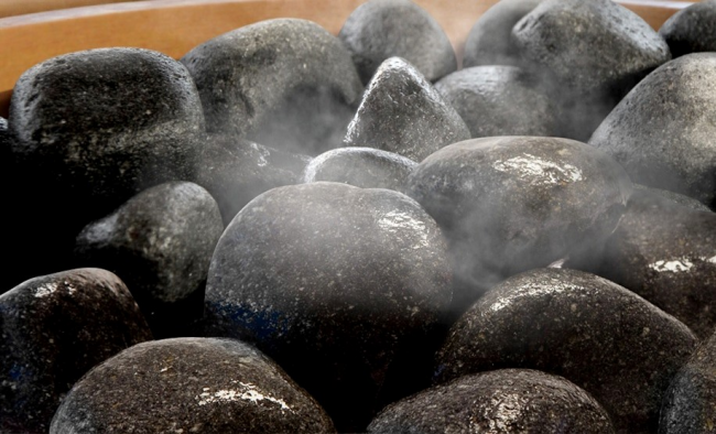 Талькохлорит для бани: сферы применения, свойства и плюсы-минусы этого камня