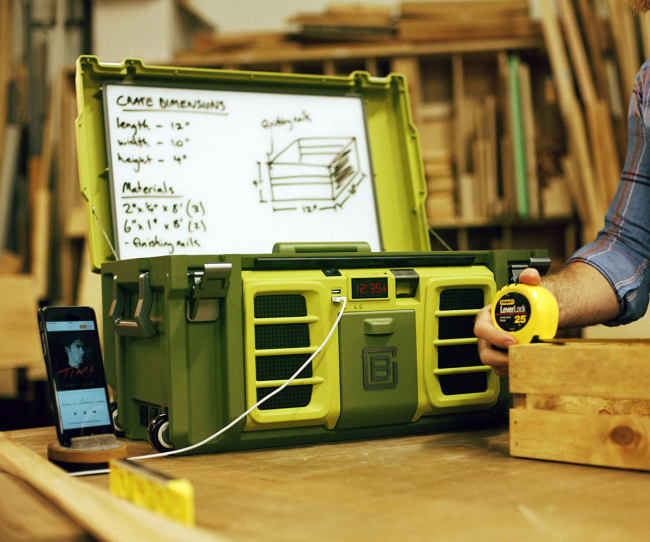 Ящик для инструмента, обеспечивающий полный обзор и удобный доступ к нему на месте проведения работ