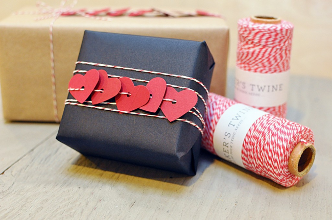 Как стильно упаковать подарок в подарочную бумагу: простые варианты своими руками