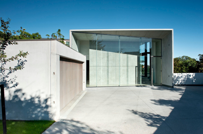 Стиль минимализм в дизайне частного дома с двойным гаражом
