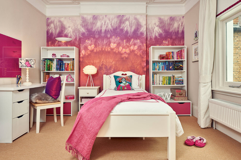 Розовые элементы прекрасно впишутся в интерьер комнаты для девочки