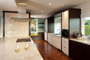Фото 19 Шкафы для кухни (55 фото): функциональные, вместительные, стильные