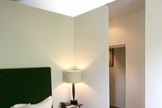 Фото 1 Натяжные потолки для спальни (40 фото): романтично, стильно и практично