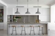 Фото 18 Белая кухня в интерьере: 75+ роскошных классических интерьеров и лучшие цветовые сочетания с белым