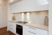 Фото 16 Белая кухня в интерьере: 75+ роскошных классических интерьеров и лучшие цветовые сочетания с белым