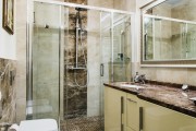 Фото 12 Душевые кабины: 55+ практичных решений, которые преобразят ванную комнату