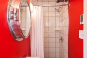 Фото 17 Душевые кабины: 55+ практичных решений, которые преобразят ванную комнату