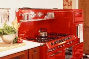 Фото 11 Кухни красного цвета: 70+ самых трендовых и сочных решений для тех, кто не боится экспериментировать