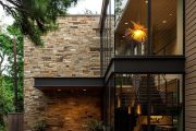 Фото 28 Фасадные панели для наружной отделки дома: разновидности и 80 практичных решений для стильного экстерьера