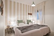 Фото 28 Спальные комнаты: как организовать интерьер в условиях ограниченного пространства и 85 лучших реализаций