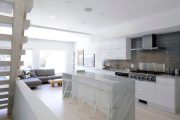 Фото 30 Угловой диван на кухню со спальным местом: как сделать кухонное пространство максимально комфортным и 75+ фотоидей