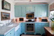 Фото 19 Короткие шторы на кухню: 75+ утонченных интерьерных решений для кухни и столовой зоны