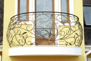 Фото 40 Кованые балконы: французский колониальный шик и 75 его элегантных воплощений