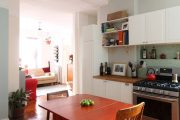 Фото 13 Раскладные столы для маленькой кухни: как оптимизировать кухонное пространство и обзор наиболее удобных современных моделей