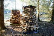 Фото 13 Поленница для дров: виды конструкций и 70 практичных вариантов для частного дома