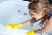 Фото 1 Решение извечной проблемы: как легко прочистить засор в ванной и раковине