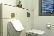 Фото 18 Писсуар для ванной комнаты: особенности выбора, подвода воды и монтажа