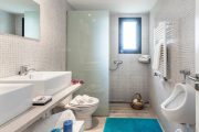 Фото 30 Писсуар для ванной комнаты: особенности выбора, подвода воды и монтажа