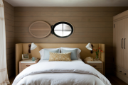 Фото 28 Ламинат на стене в спальне: 80 уютных вариантов отделки для минималистичных интерьеров