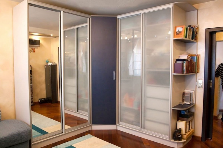 Угловой шкаф в коридор [#100 Идей для интерьера] 2019