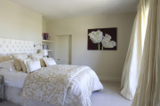 Фото 17 Портьеры для спальни: 90+ элегантных идей для спальной комнаты и советы по выбору