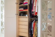 Фото 11 Выбираем идеальный двустворчатый шкаф для одежды: рекомендации дизайнеров