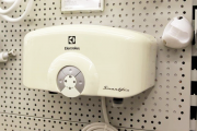 Фото 9 Проточный электрический водонагреватель на душ: выбираем лучший — советы экспертов