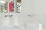 Фото 18 Выбираем столешницу для ванной из мозаики: дизайн, материалы и особенности укладки