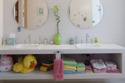 Фото 25 Выбираем столешницу для ванной из мозаики: дизайн, материалы и особенности укладки