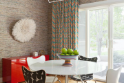 Фото 25 Свет гастрономии: обзор стильных кухонных интерьеров с люстрой над обеденным столом