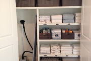 Фото 8 Компактное хранение (75+ идей): выбираем функциональный шкаф для пылесоса и гладильной доски